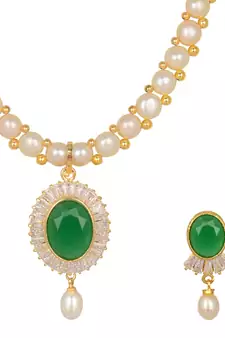 White pearl necklace-sets