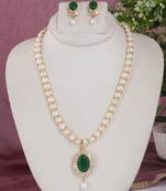 White pearl necklace-sets