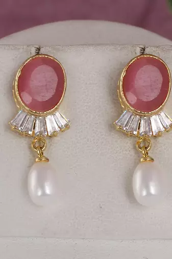 White pearl necklace-sets