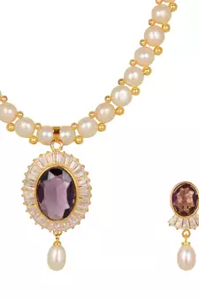 White pearl necklace-sets
