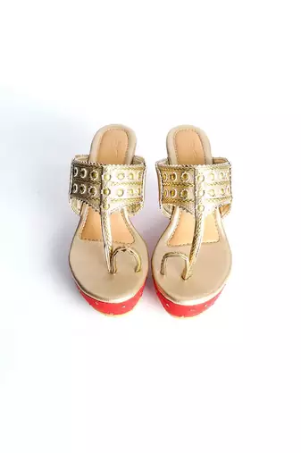 Red Tiki Wedges