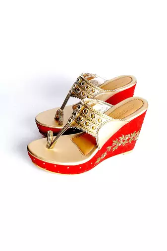 Red Tiki Wedges