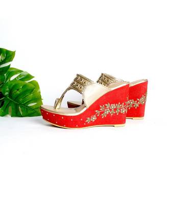 Red Tiki Wedges 4