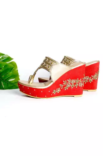 Red Tiki Wedges