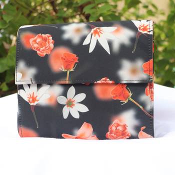 Worthyy Enterprises Printed Flap Clutch  1