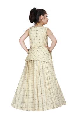 Kids Cotton Silk White Lehenga Choli Set For Girls  4