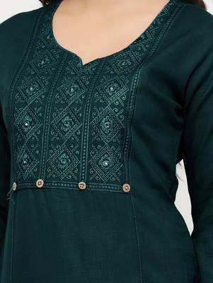 Women's  Green Rayon Embroidered Straight Kurta 3