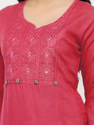 Women's  Peach Rayon Embroidered Straight Kurta 3