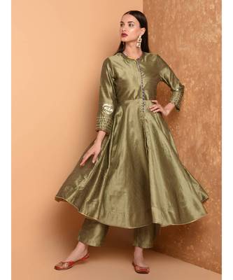 Set of Full Anarkali Silk Kurta with Brocade Pant. 2