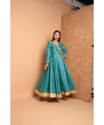 Green Silk Embroidered Suit Set 1