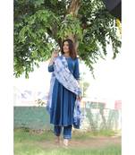 Blue and white tie & dye suit.