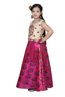 Magenta Pink Floral Brocade Lehenga With Cream Embroidered Choli And Pink Net Dupatta 3