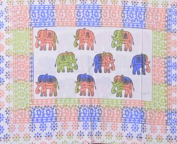 Grush Pure Cotton Printed Queen Size Bedsheet with 2 pillow covers 2