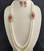 White pearl necklace-sets