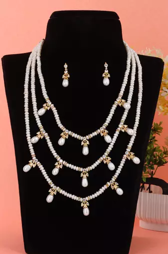 White pearl necklace-sets