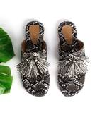 Black And White Snake Print Kolhapuri With Jhallar