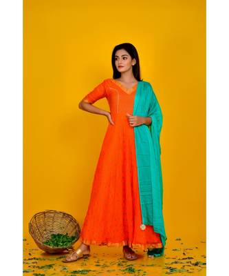 orange bandhani dress with green dupatta 1