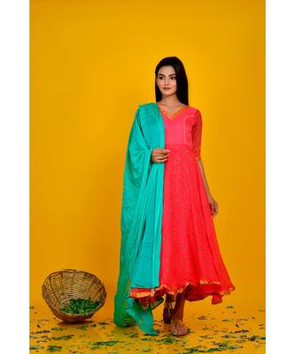 pink bandhani flared dress with green dupata 1