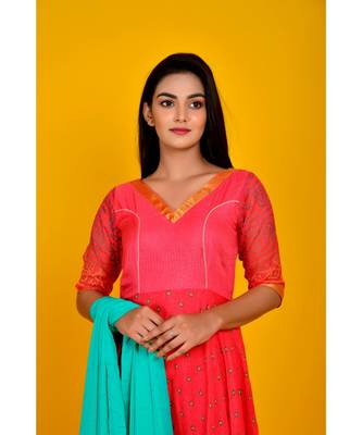 pink bandhani flared dress with green dupata 2