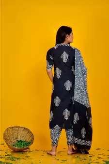 BLACK BLOCK PRINTED SUIT SET