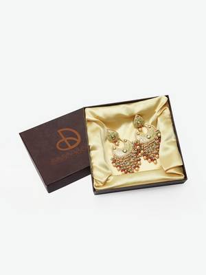 Gold diamond earrings 4