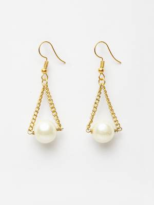 Gold pearl earrings 2