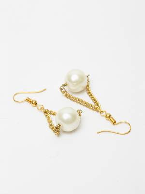 Gold pearl earrings 4