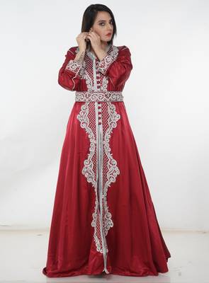 Red embroidered satin islamic-kaftans 1
