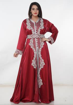 Red embroidered satin islamic-kaftans 2