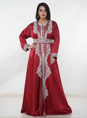 Red embroidered satin islamic-kaftans 3