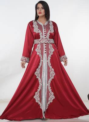 Red embroidered satin islamic-kaftans 4