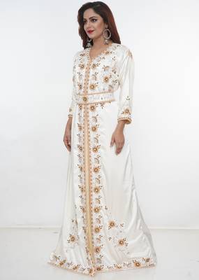 White embroidered georgette islamic-kaftans 5