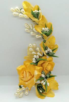 Gold hair-accessories 1
