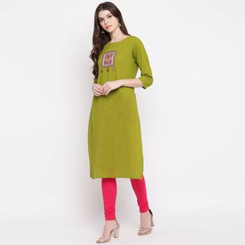Women'S Embellished Straight Cotton Parrot Green Kurti 5