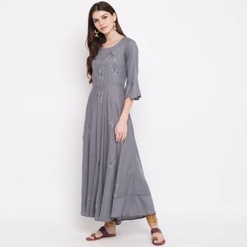 Women'S Embellished Flared Rayon Grey Kurti 4