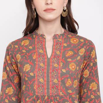 Women'S Floral Print & Hand Work Flared With Side Cut Cotton Grey Kurti & Palazzo With Dupatta 5