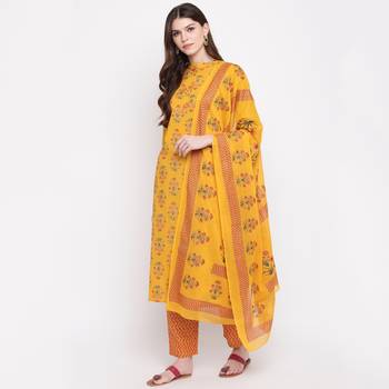 Women'S Foil Print & Hand Work Straight Cotton Yellow Kurti & Palazzo With Dupatta 4