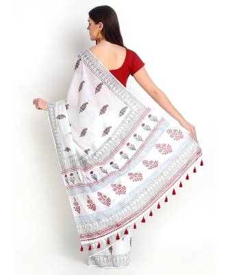 White Hand Block Printed Cotton Malmal Saree With Traditional Design & Red Tessels on Pallu 2