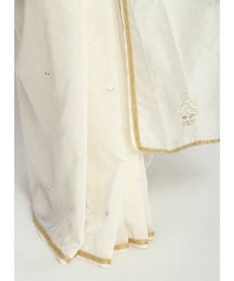 White Pure Georgette Saree With Hand Embroidery 5