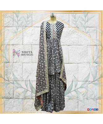 This elegant and contemporary sharara set with authentic handwork of pitta is made on muslin cotton 1