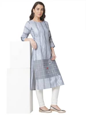 women's  white colour  embroidered cotton straight kurta 2