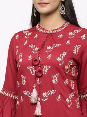 Women's  Mehroon Rayon Slub Embroidered Straight Kurta 2