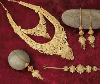 Gold jewellery 1