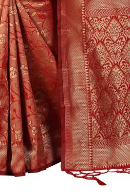 Red woven art silk saree with blouse 4