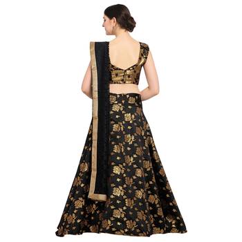 Women'S Black Semi Stiched Woven Jacquard Lehenga Choli 2