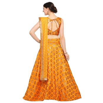 Women'S yellow Semi Stiched Woven Jacquard Lehenga Choli 2
