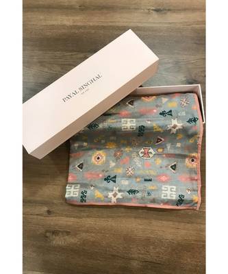 Payal Singhal Grey Bandhani Kilim print full width scarf 1