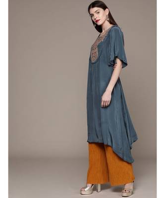 Ritu Kumar Blue Half Sleeve Solid Kurta With Embroidered Yoke 2