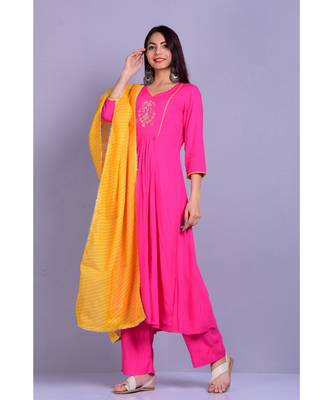 Magenta Suit with yellow leheriya Stole 1