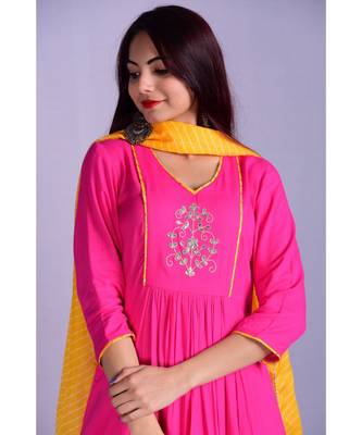 Magenta Suit with yellow leheriya Stole 3